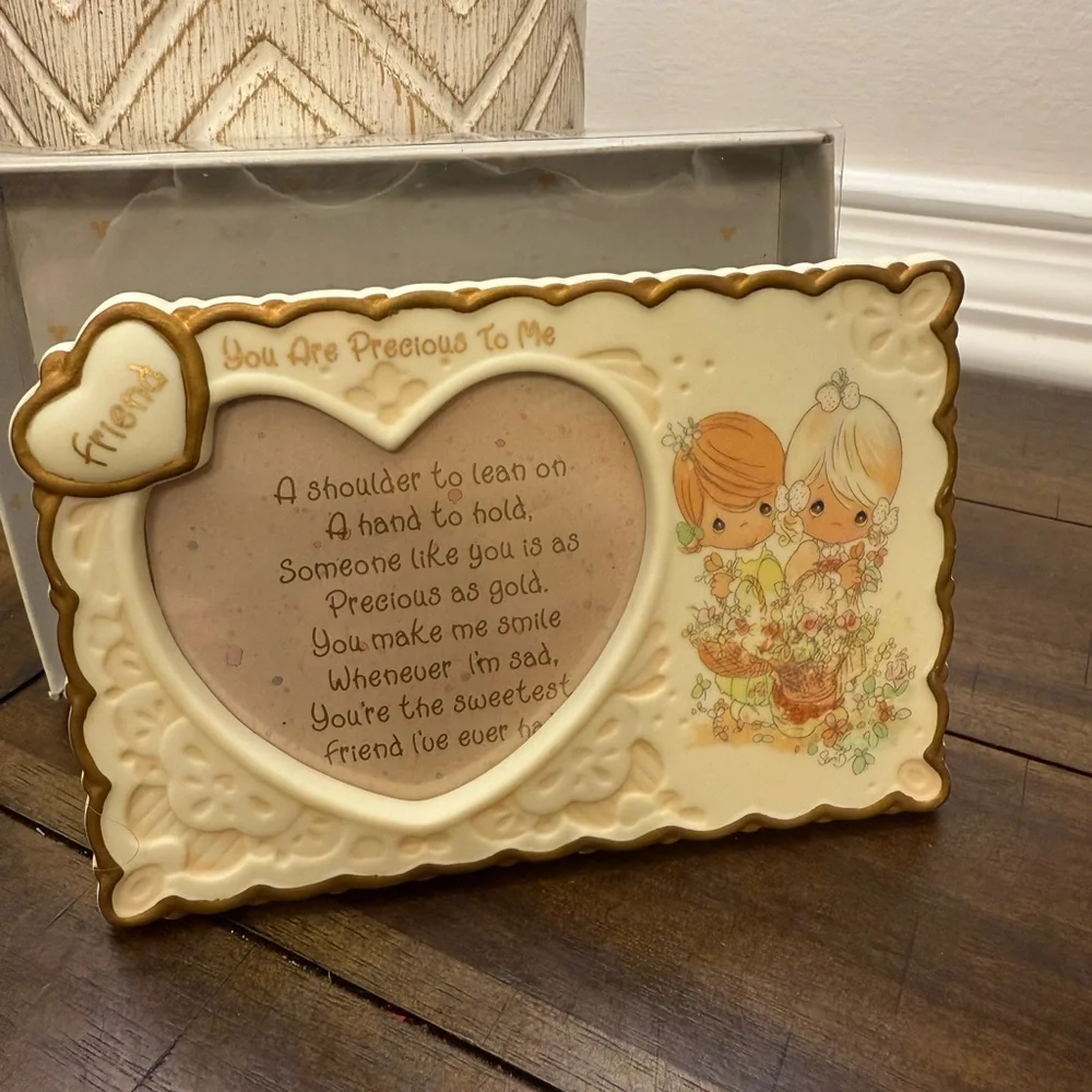 VTG Precious Moments Friend - Cream and Gold